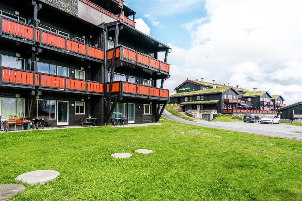 Leilighet Beitostolen Sentrum, Terrasse Og Innendors Parkering Exterior foto