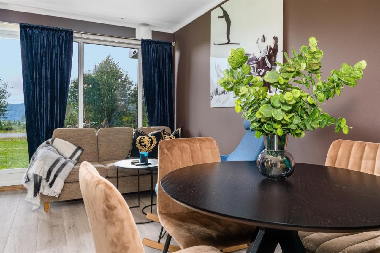 Leilighet Beitostolen Sentrum, Terrasse Og Innendors Parkering Exterior foto